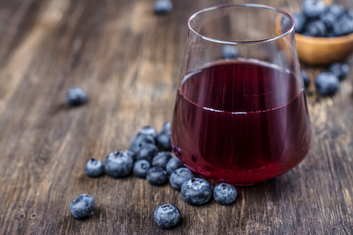 Le pur jus de myrtille pour la bonne santé de vos yeux